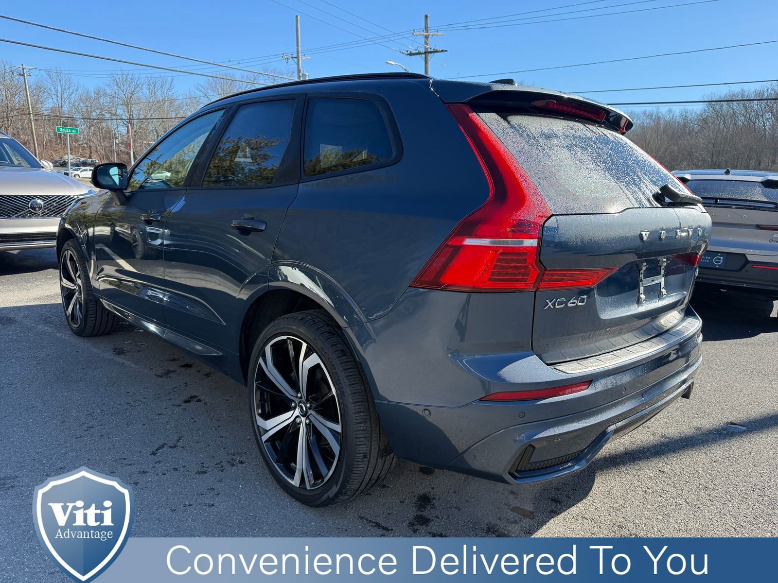Certified 2023 Volvo XC60 B5 Ultimate w/ Climate Package image 6