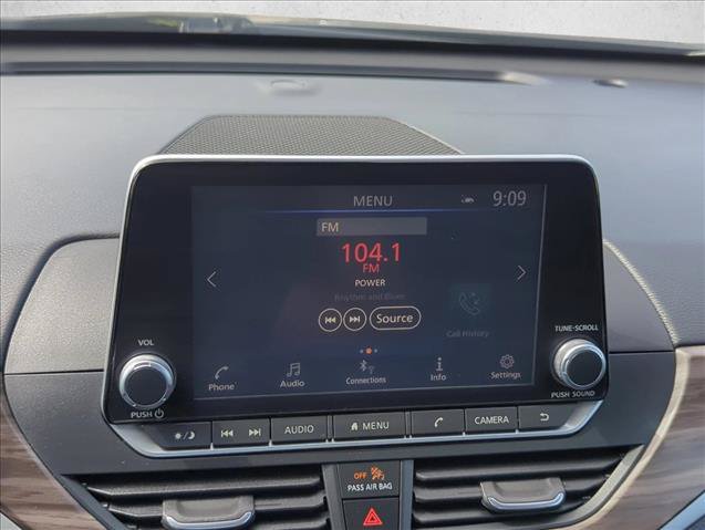 Used 2025 Nissan Altima 2.5 SV FWD image 13