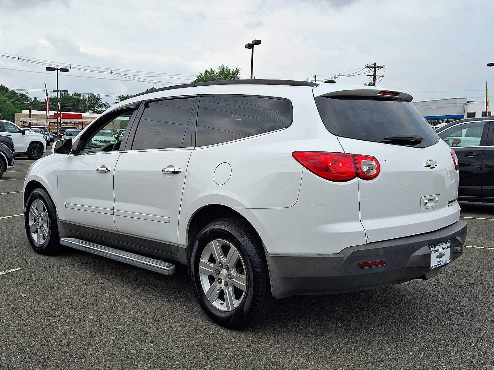 Used 2010 Chevrolet Traverse LT w/ Personal Connectivity Package FWD image 5