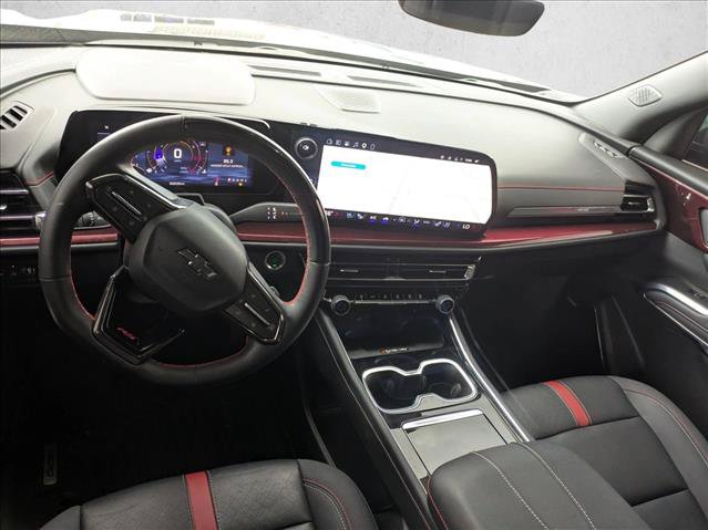 Used 2025 Chevrolet Traverse RS AWD/4WD image 16