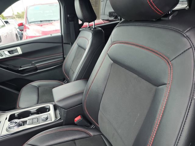 Used 2023 Ford Explorer ST-Line AWD/4WD image 18