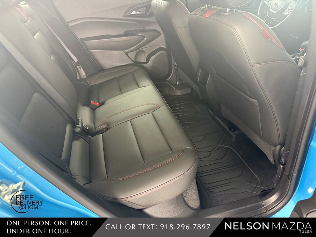 Used 2025 Chevrolet Trax RS w/ Driver Confidence Package image 38