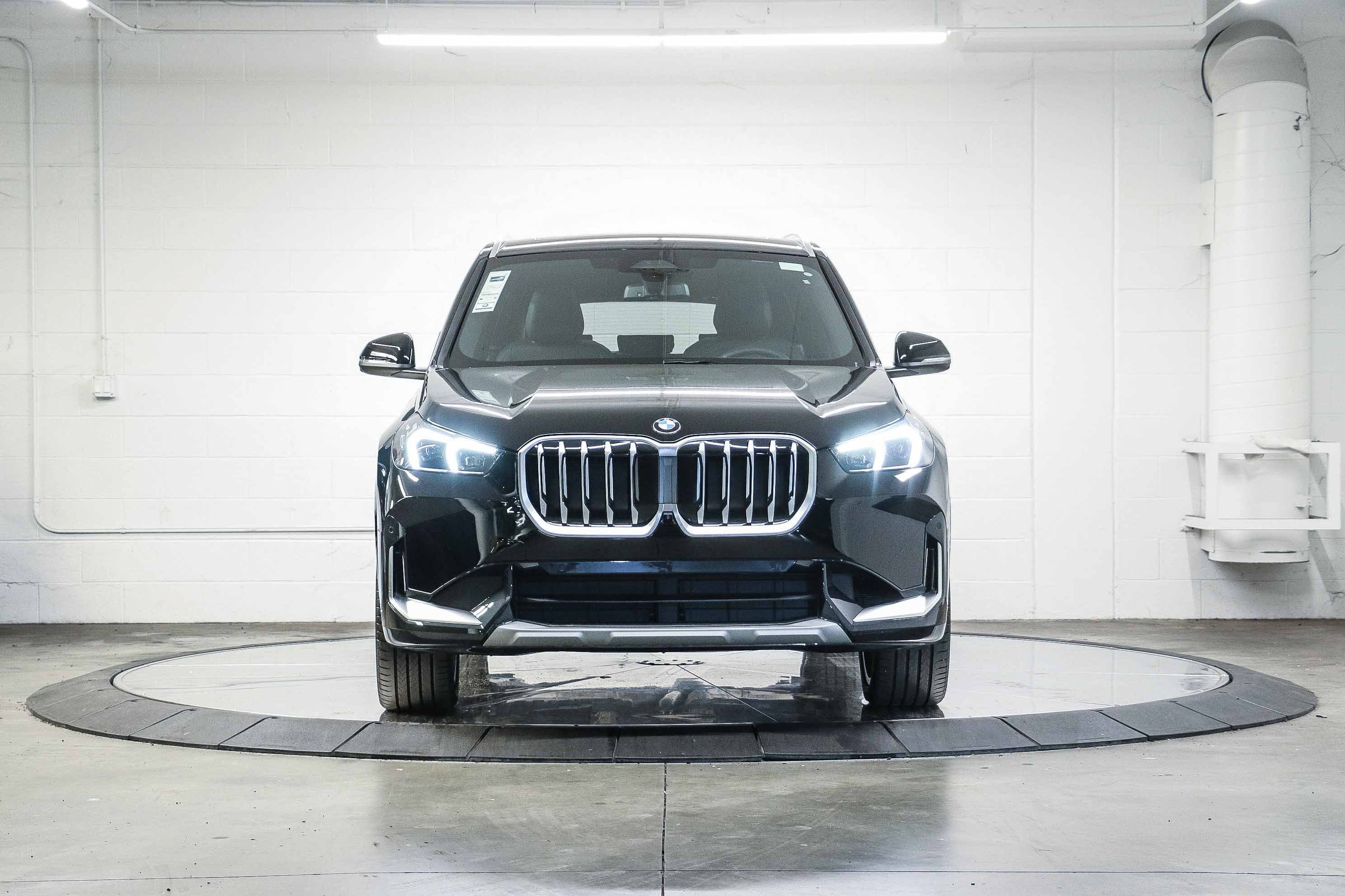 New 2026 BMW X1 xDrive28i w/ Technology Package AWD/4WD image 3