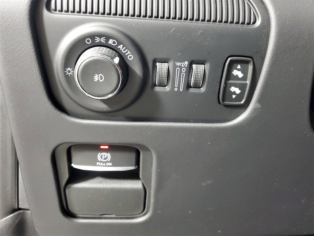 Used 2024 Jeep Grand Wagoneer L Series II w/ Quick Order Packagew 28T image 12