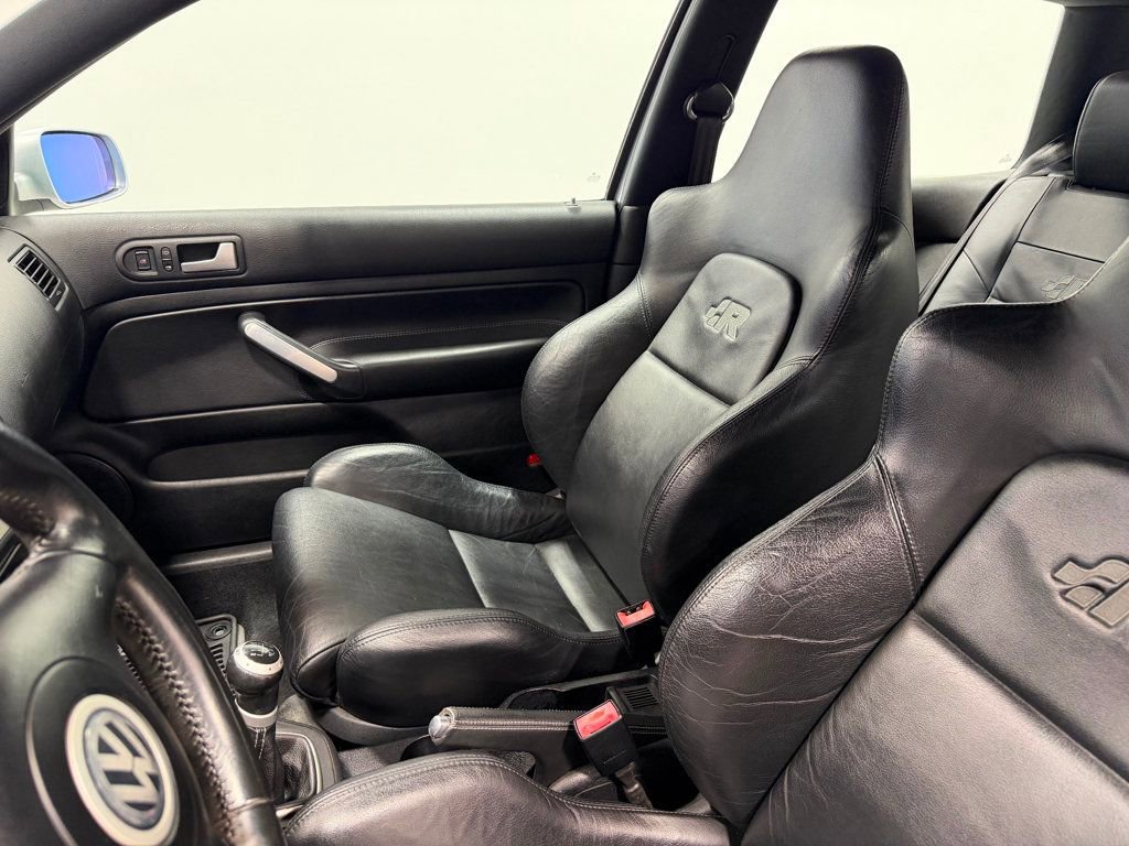 Used 2004 Volkswagen R32 image 11