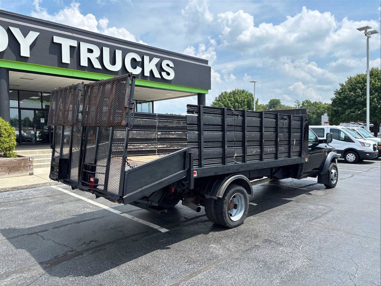 Used 2014 RAM 5500 Tradesman w/ Power & Remote Entry Group RWD image 8
