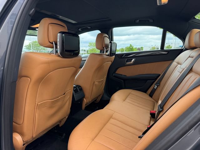Used 2010 Mercedes-Benz E 350 4MATIC Sedan image 38