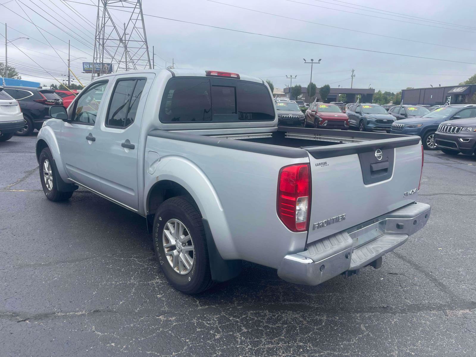 Used 2016 Nissan Frontier SV w/ SV Value Truck Package AWD/4WD image 5