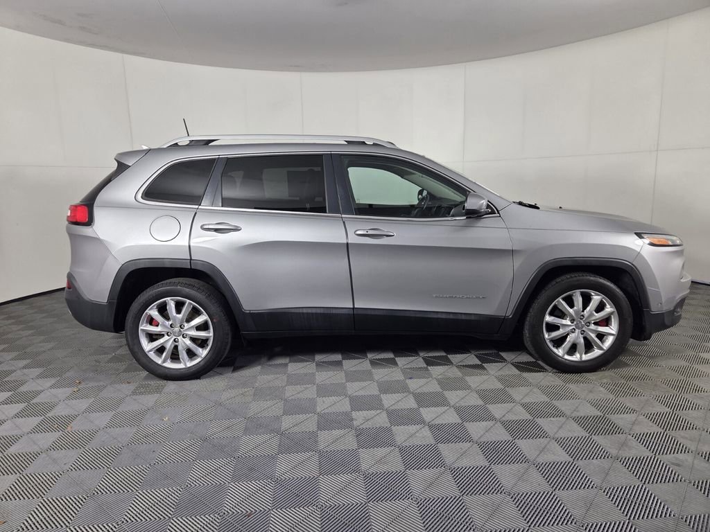 Certified 2017 Jeep Cherokee Limited w/ Technology Group image 5