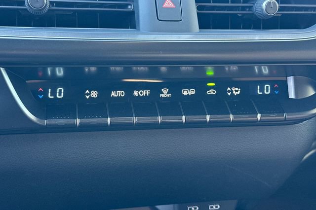 New 2026 Lexus UX 300h FWD image 18