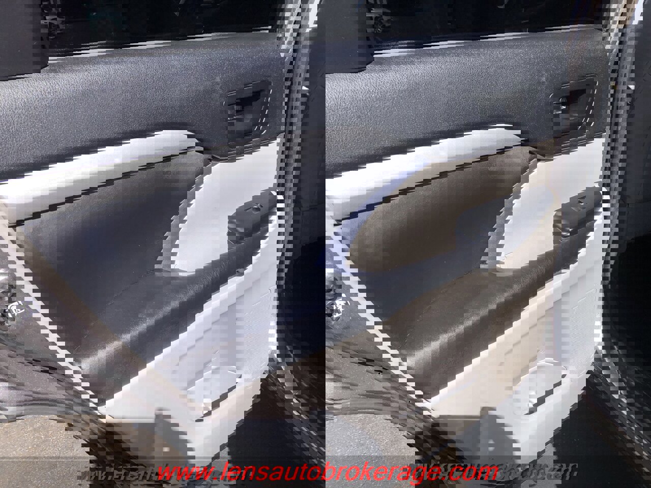 Used 2017 Toyota Highlander Plus image 16