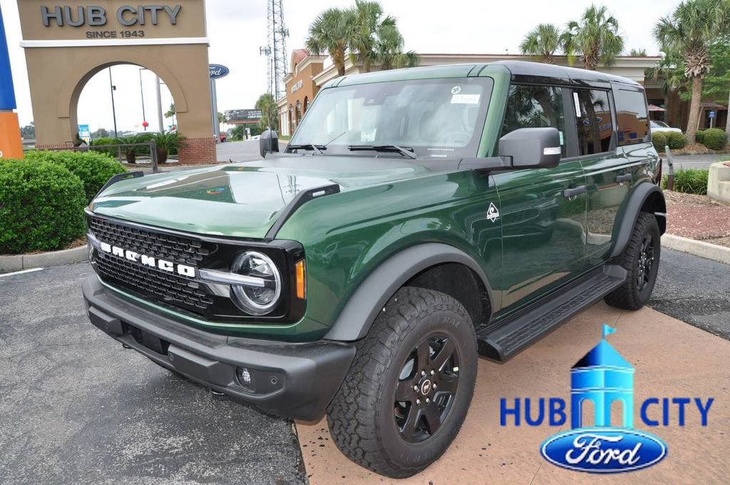 New 2025 Ford Bronco Outer Banks image 1