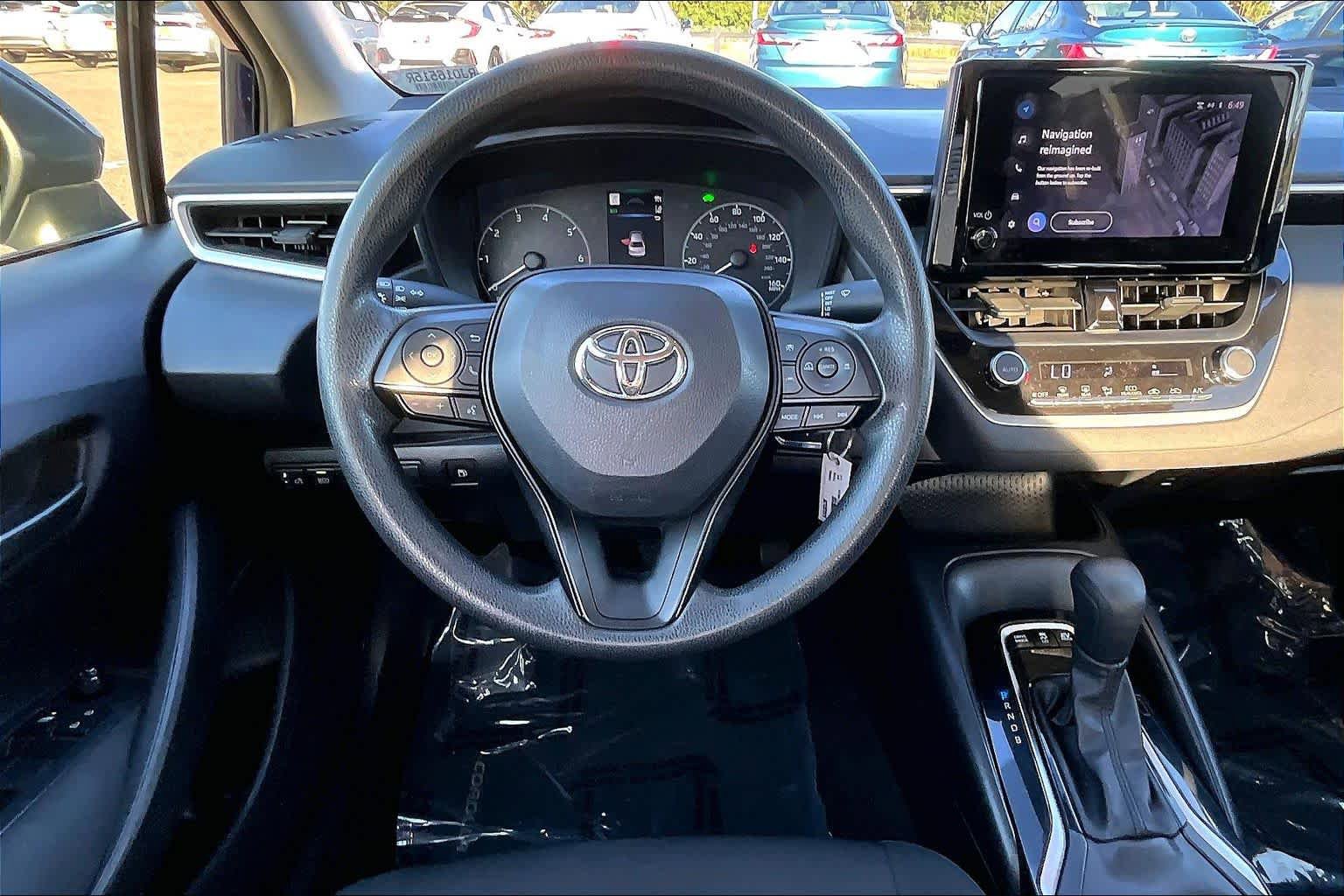 Used 2024 Toyota Corolla LE FWD image 5