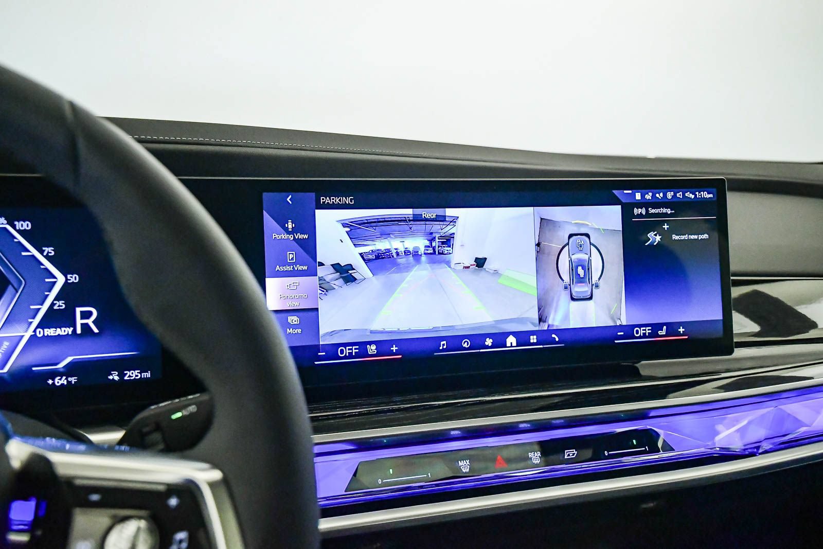 Certified 2025 BMW i7 eDrive50 w/ M Sport Package RWD image 23