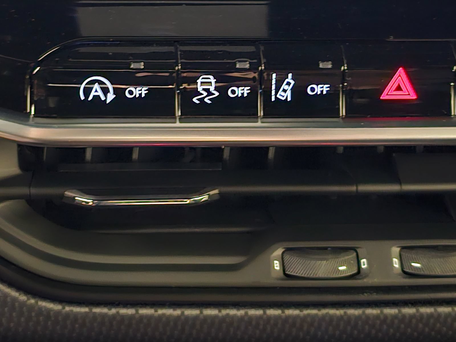 New 2026 Jeep Compass Latitude AWD/4WD image 13
