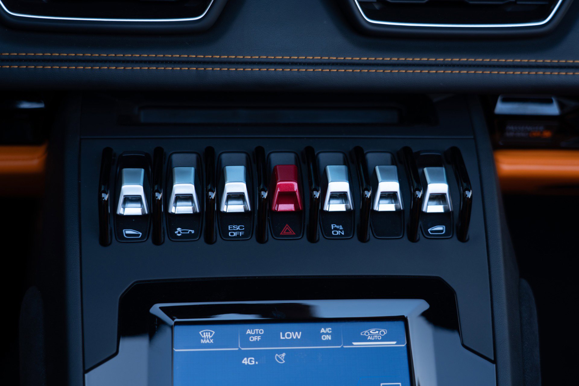 Used 2024 Lamborghini Huracan EVO image 45
