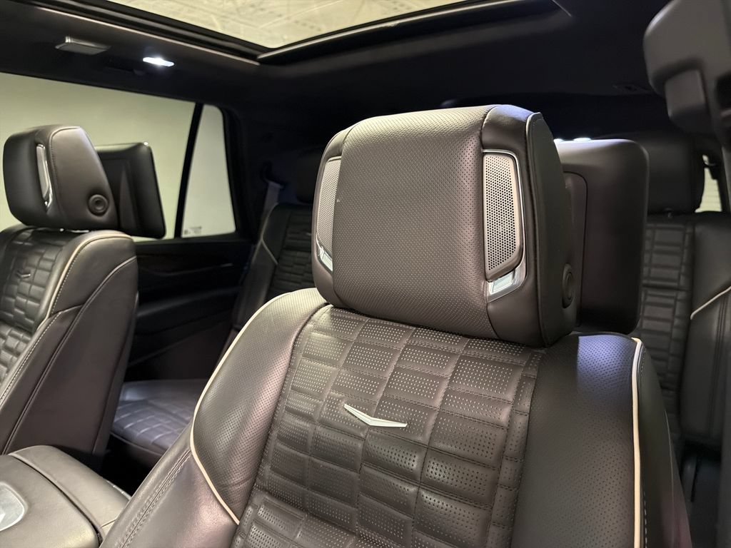 Used 2022 Cadillac Escalade Sport Platinum w/ Heavy-Duty Trailer Package AWD/4WD image 26