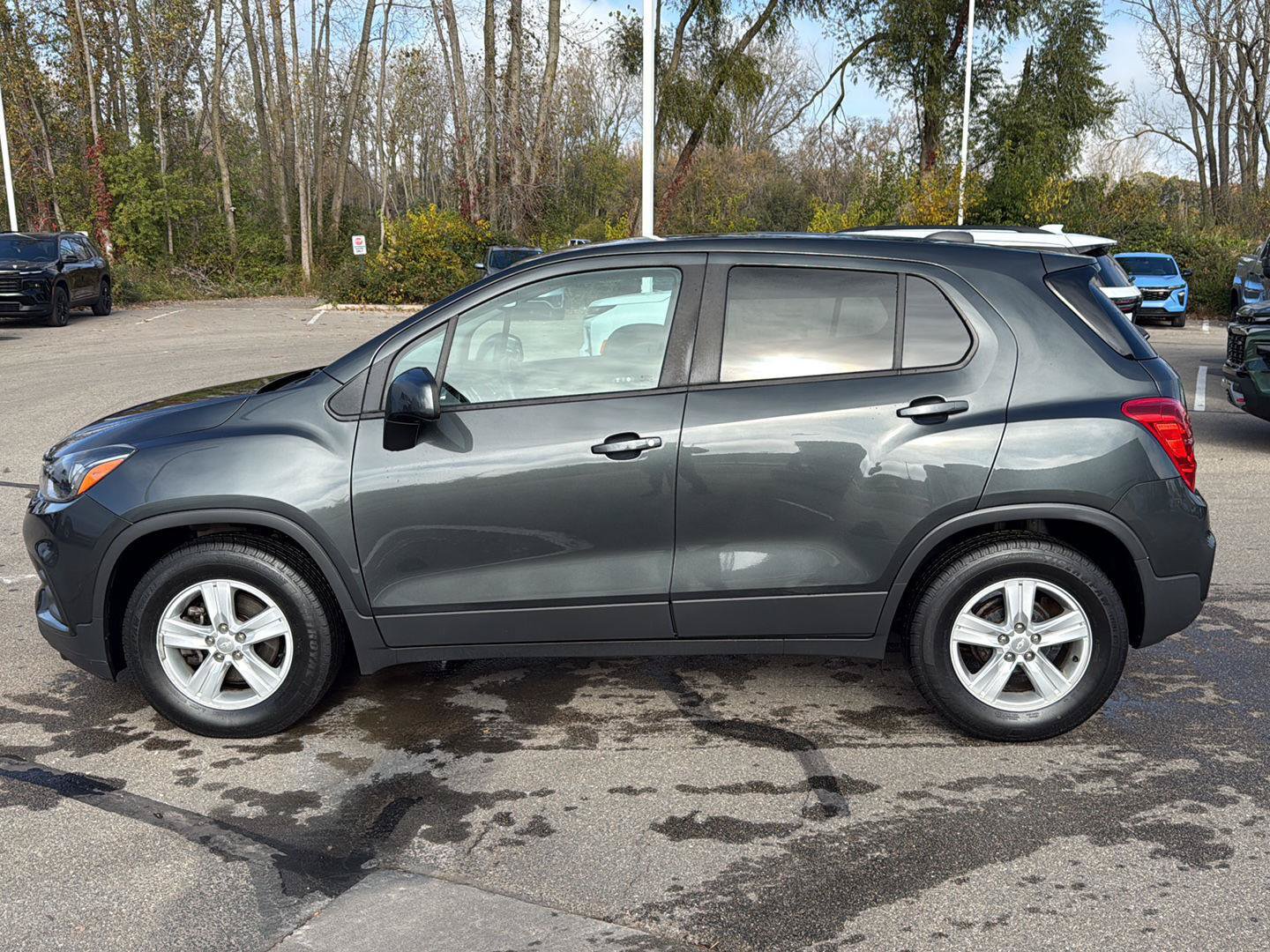 Used 2020 Chevrolet Trax LS w/ Tint and Cruise Package FWD image 3