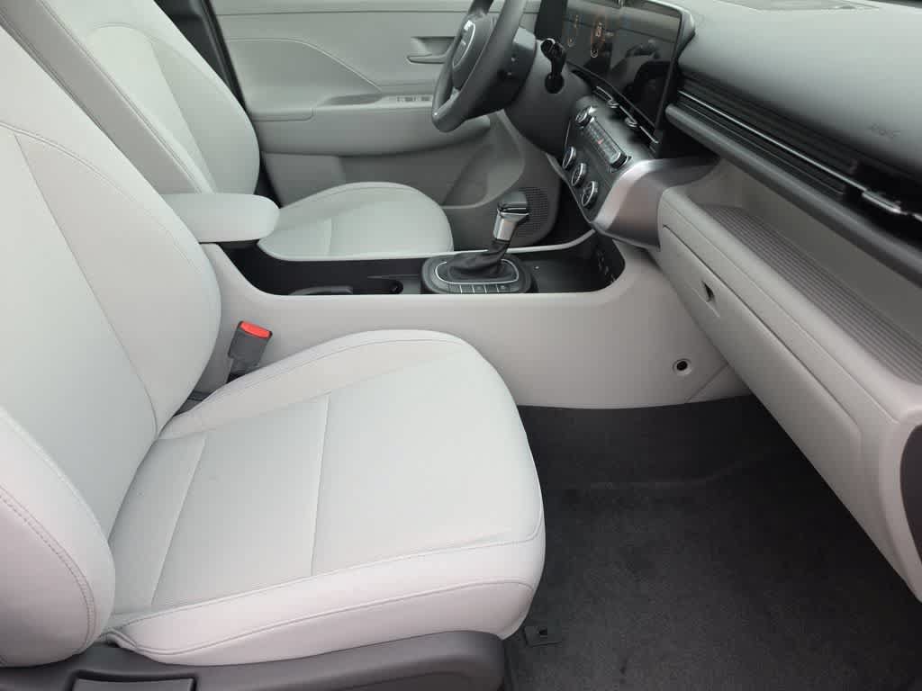 New 2027 Hyundai Kona SE FWD image 22