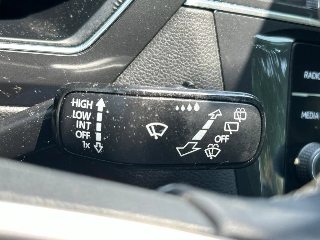 Used 2022 Volkswagen Tiguan SE FWD image 31