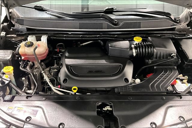 Used 2022 Chrysler Pacifica Pinnacle AWD/4WD image 36