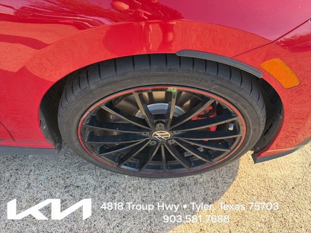 Used 2023 Volkswagen GTI 40th Anniversary Edition FWD image 13