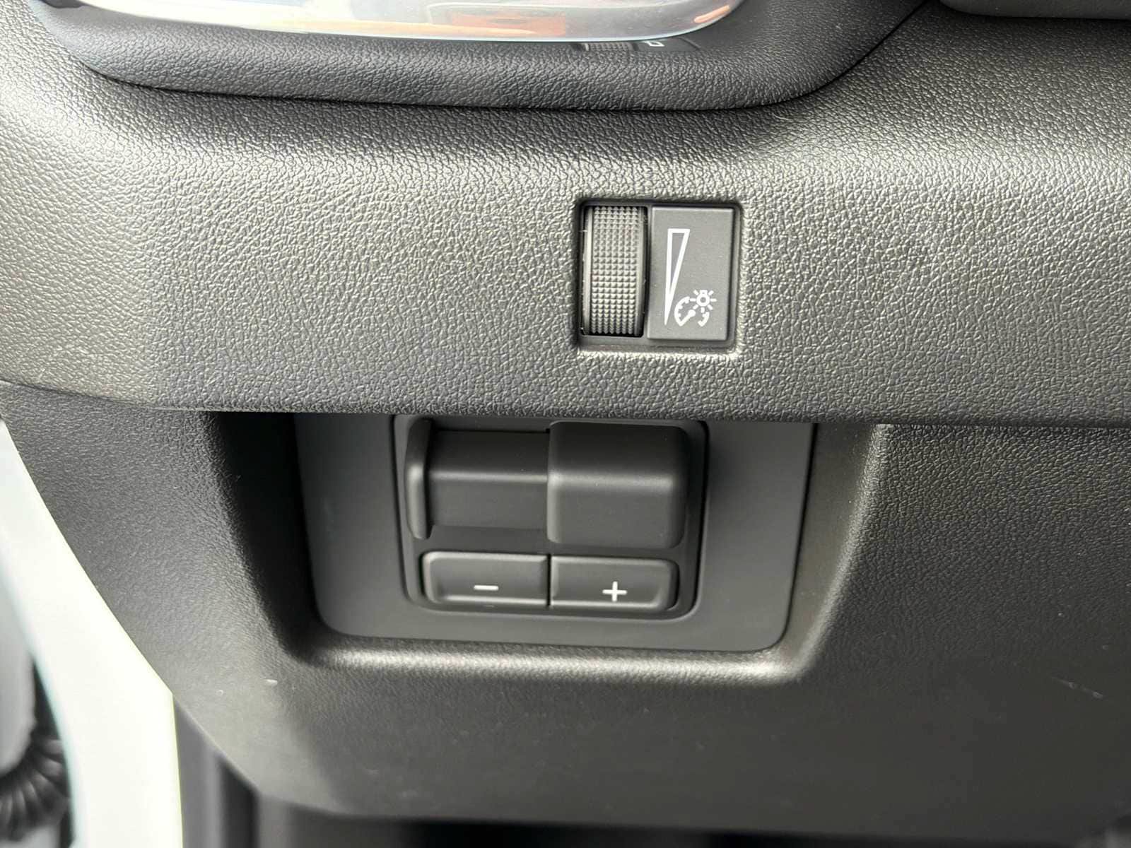New 2026 GMC Canyon Elevation w/ Convenience Package RWD image 14