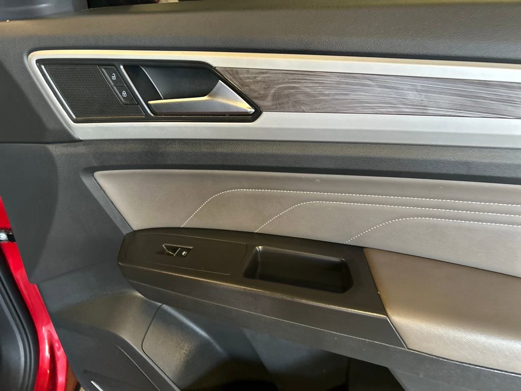 Used 2022 Volkswagen Atlas Cross Sport SE w/ Panoramic Sunroof Package image 34