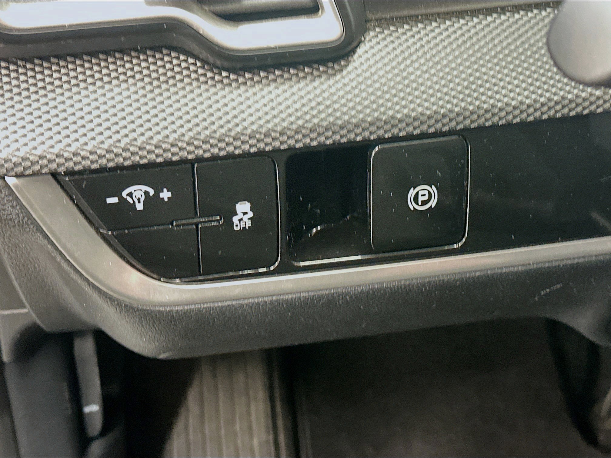 Used 2025 Kia Sportage LX image 17