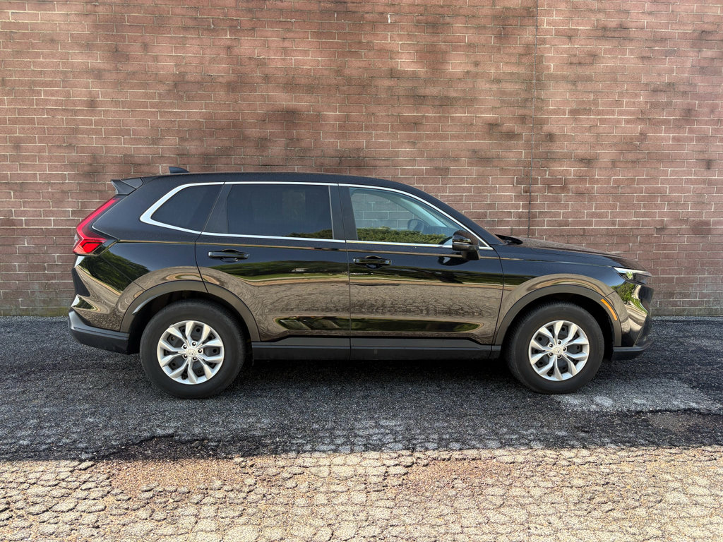Used 2025 Honda CR-V LX image 6