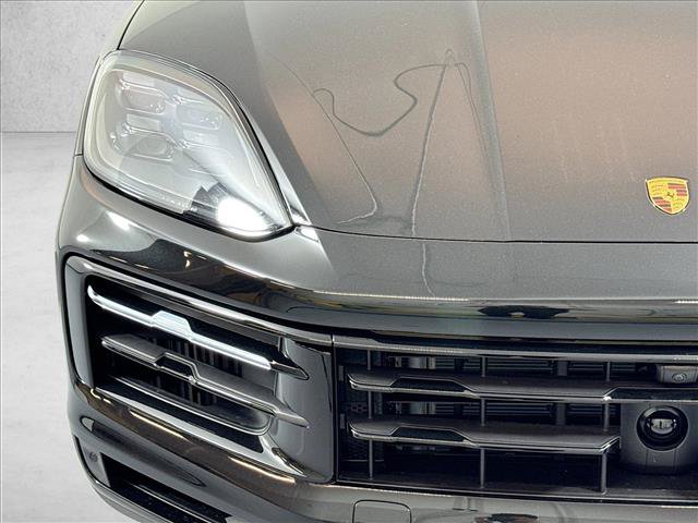 Used 2025 Porsche Cayenne Coupe AWD/4WD image 25