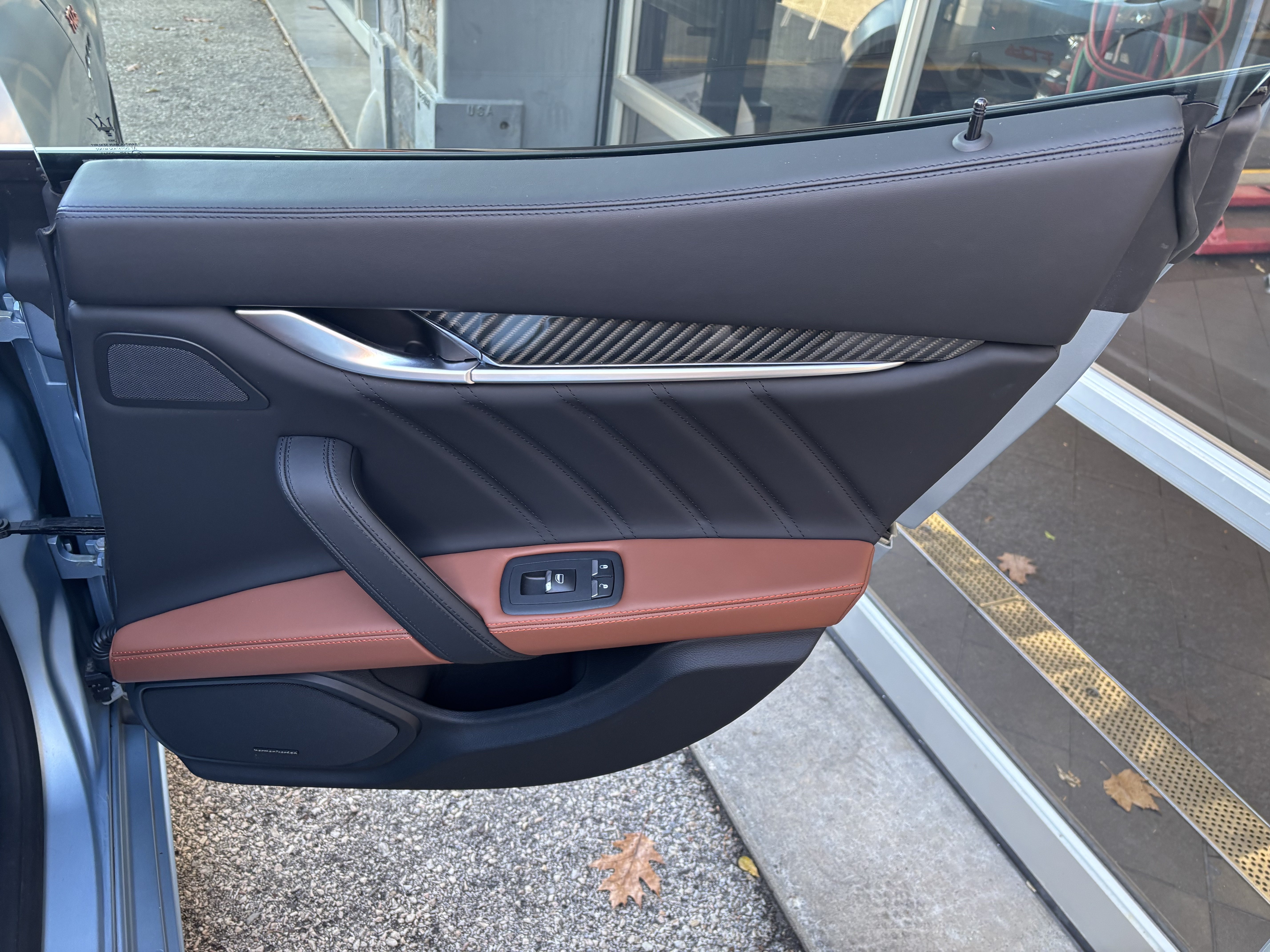 Used 2023 Maserati Ghibli F Tributo RWD image 21