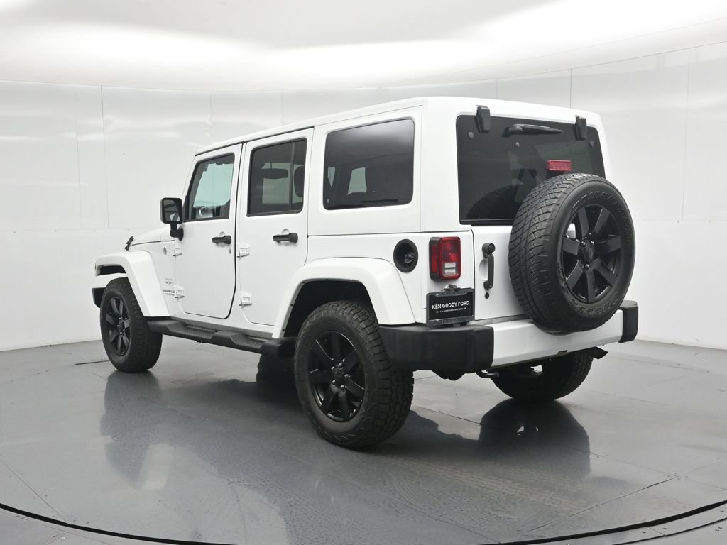 Used 2016 Jeep Wrangler Unlimited Sahara w/ Connectivity Group image 26