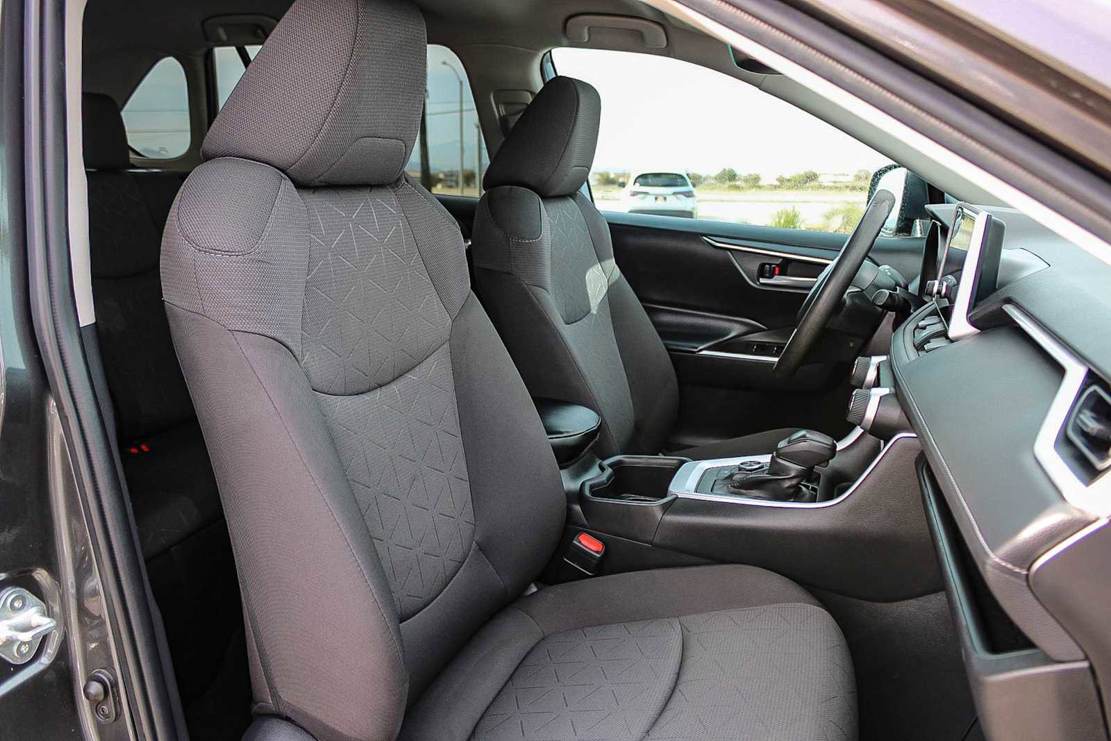 Used 2023 Toyota RAV4 XLE image 16