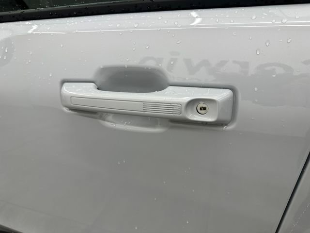 Certified 2025 Ford Maverick Lariat w/ Black Appearance Package image 19