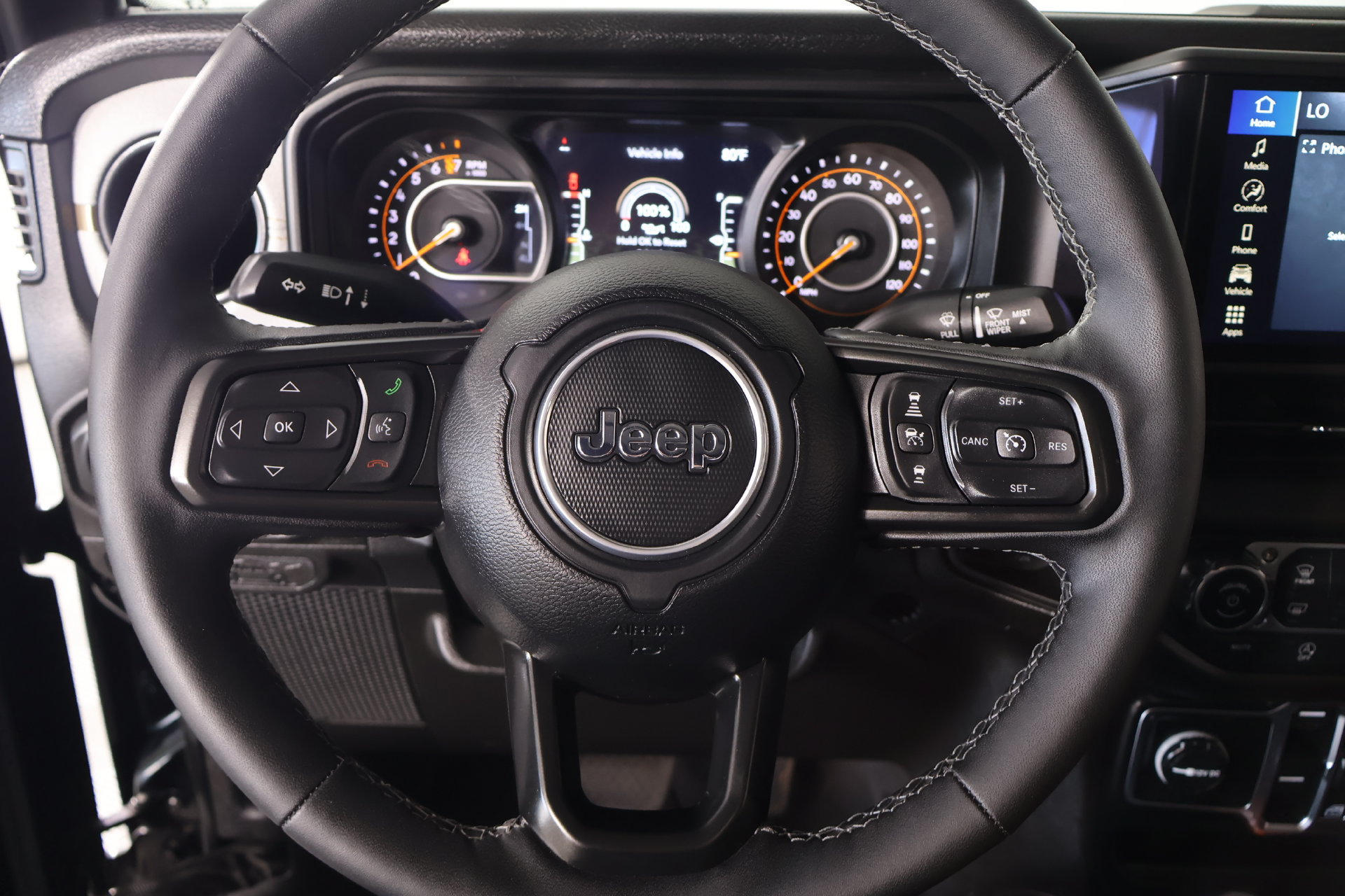 Used 2025 Jeep Gladiator Sport AWD/4WD image 3