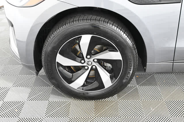 Used 2024 Jaguar F-PACE R-Dynamic S image 33