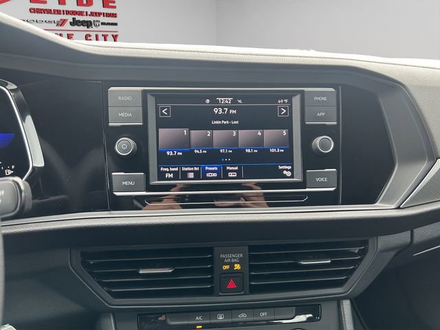 Used 2022 Volkswagen Jetta S image 18