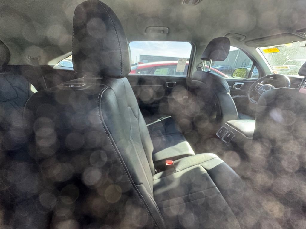 Certified 2023 Kia Sorento S image 4