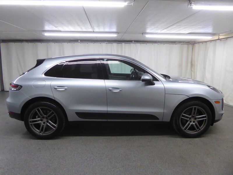 Used 2021 Porsche Macan S AWD/4WD image 8