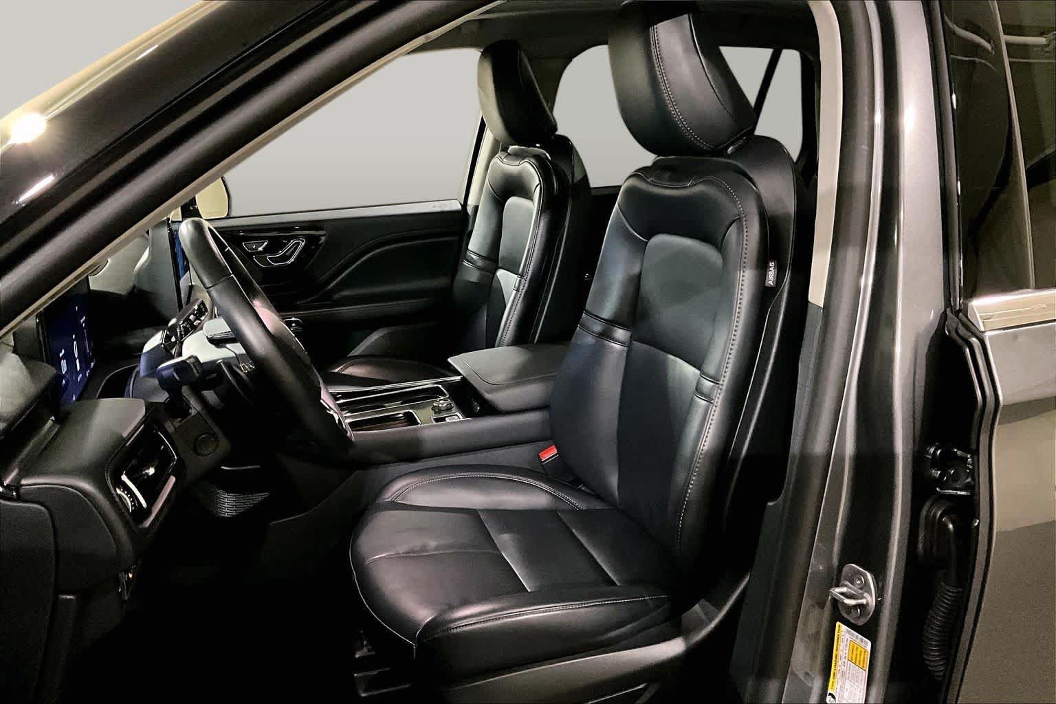 Used 2025 Lincoln Aviator AWD w/ Equipment Group 101A image 8