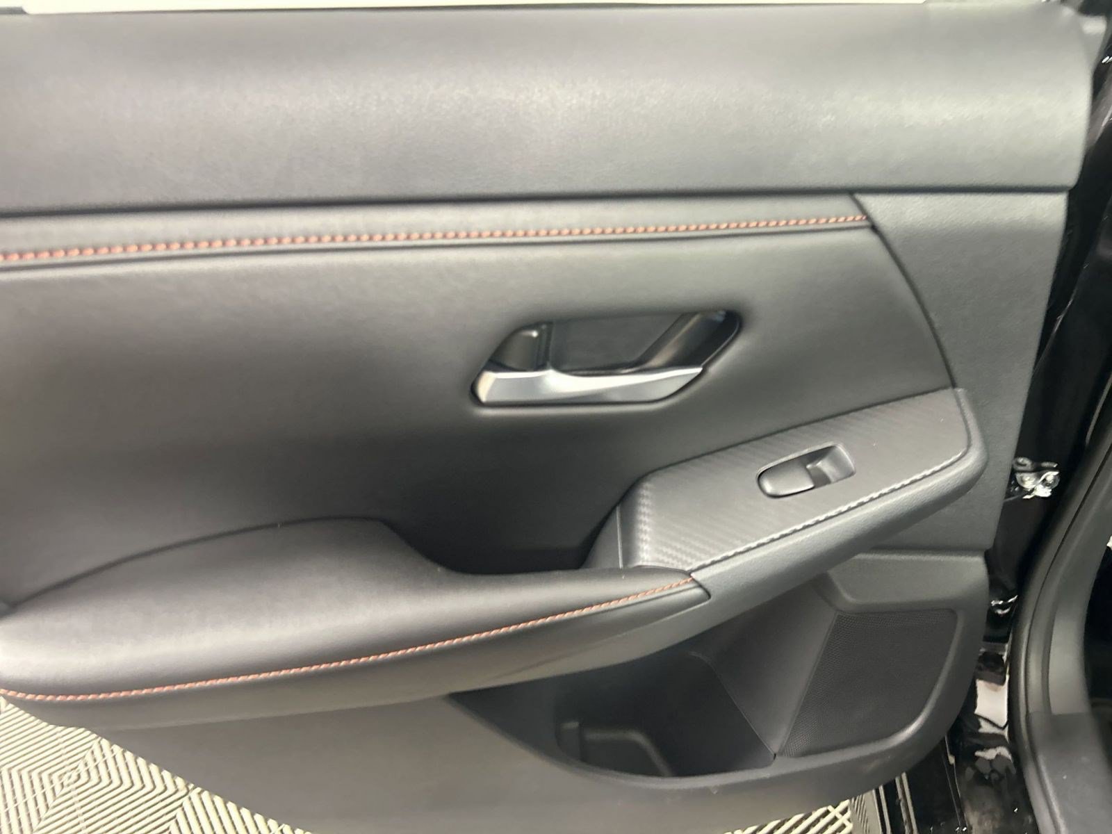 New 2025 Nissan Sentra SR w/ SR Premium Package FWD image 36