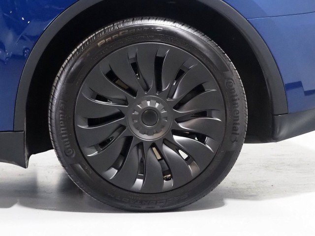 Used 2023 Tesla Model Y Long Range AWD/4WD image 47