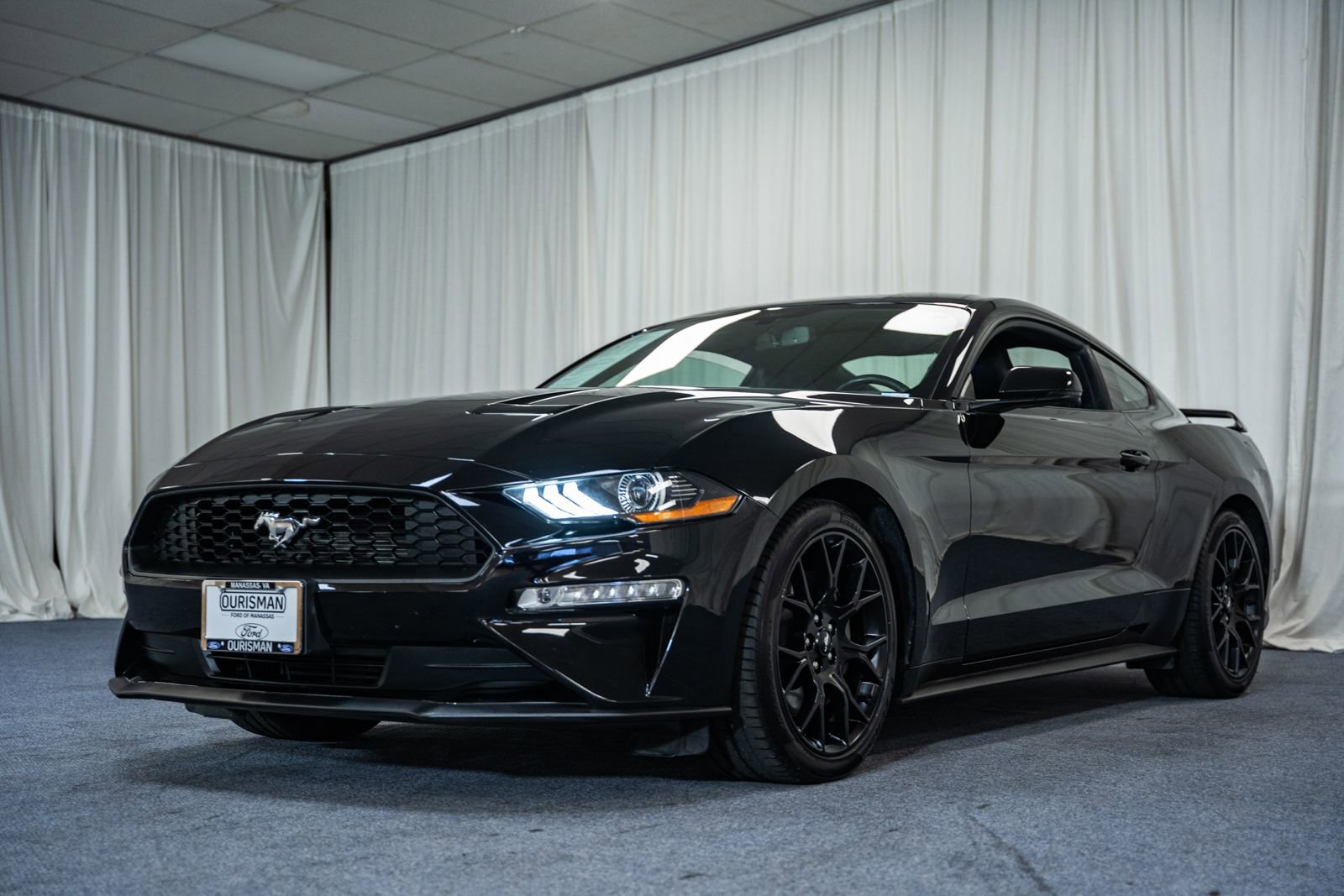 Used 2019 Ford Mustang Premium w/ Ecoboost Performance Package image 3
