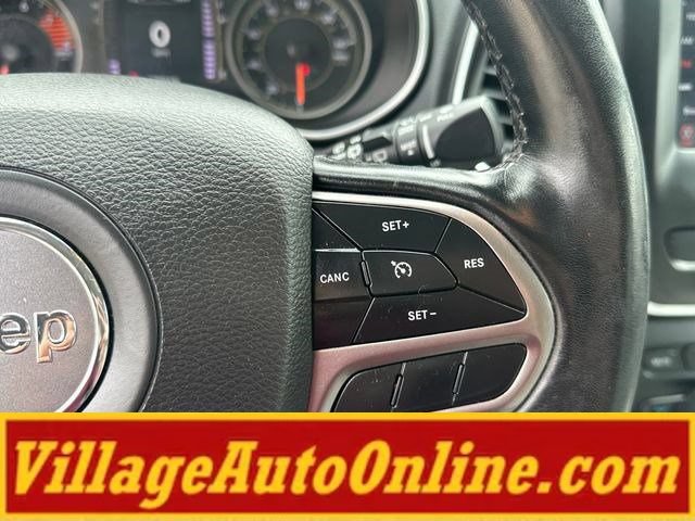 Used 2021 Jeep Cherokee Latitude Lux FWD image 29