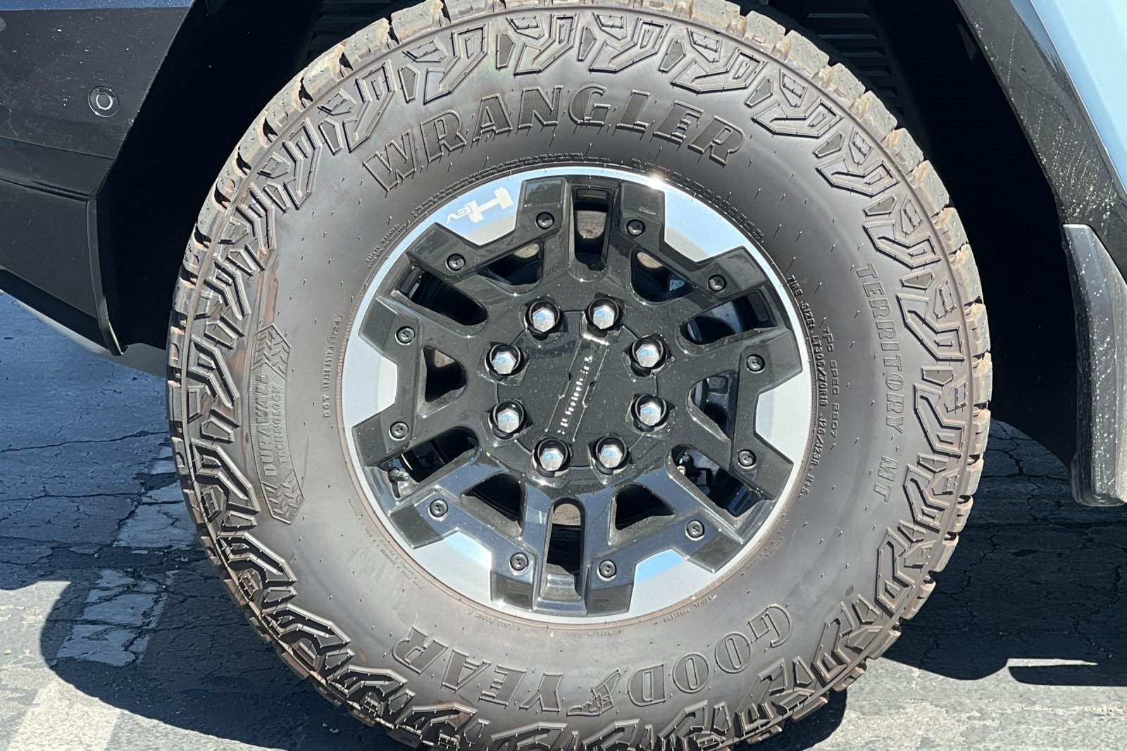 Used 2025 GMC Hummer EV 2X w/ Extreme Off-Road Package image 46