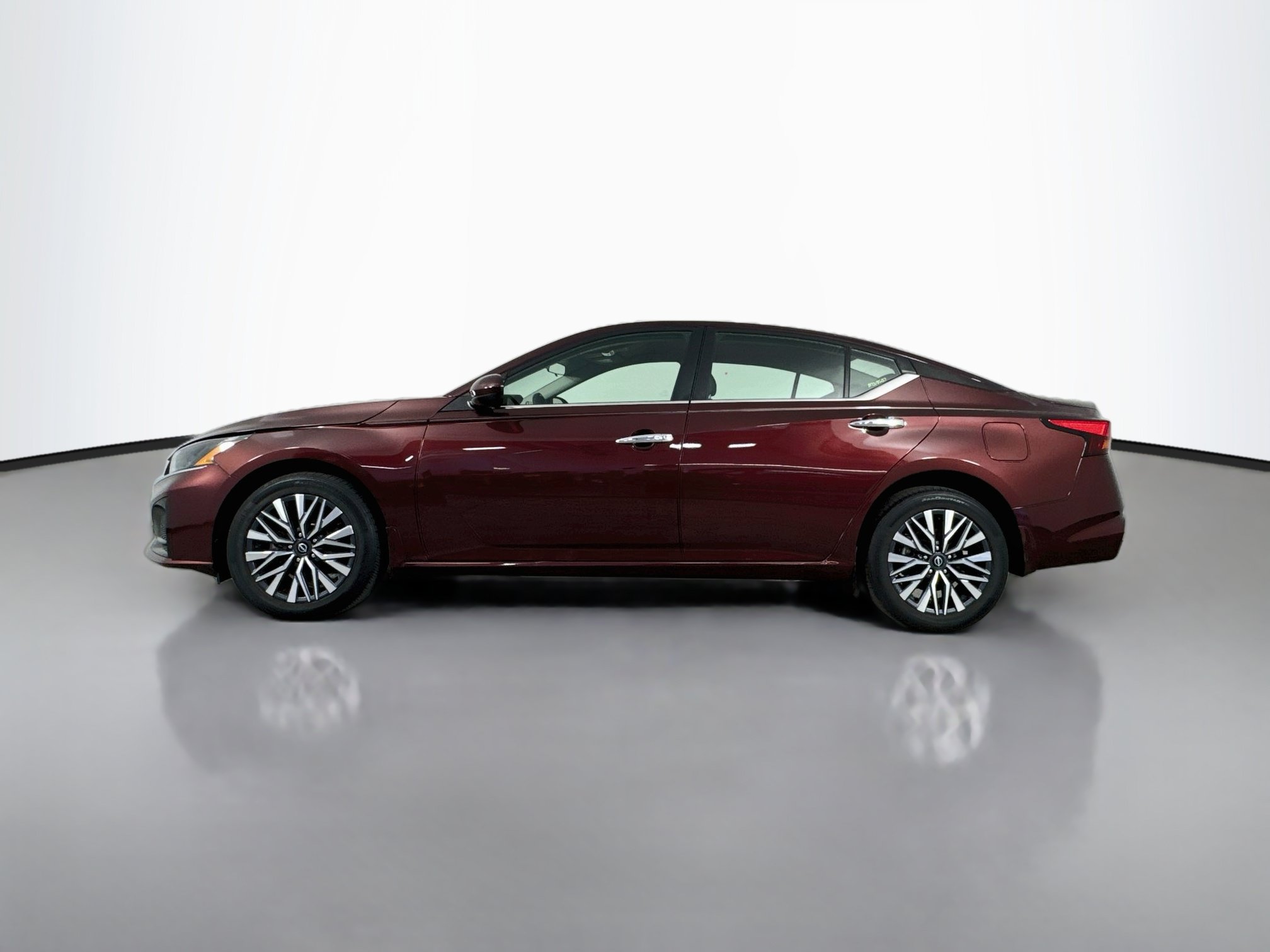 Used 2023 Nissan Altima 2.5 SV AWD/4WD image 4