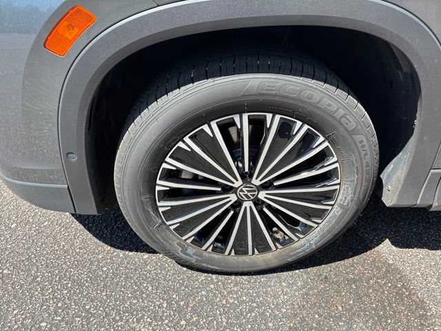 Certified 2025 Volkswagen Tiguan S AWD/4WD image 9
