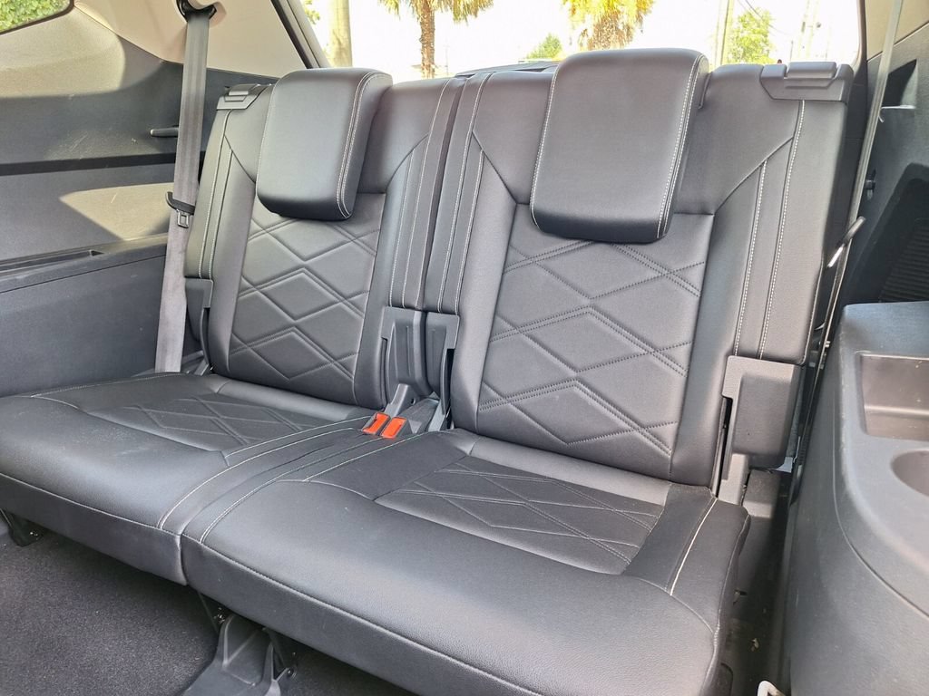 Used 2025 Volkswagen Atlas SE FWD image 10