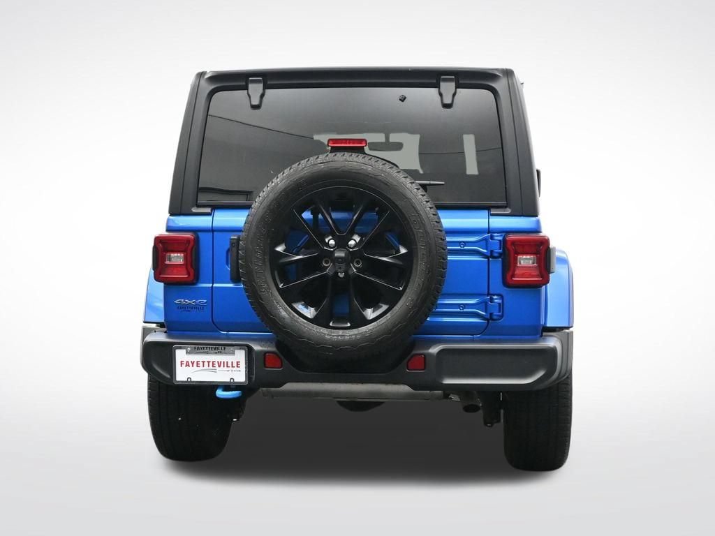 Used 2022 Jeep Wrangler Unlimited Sahara AWD/4WD image 6